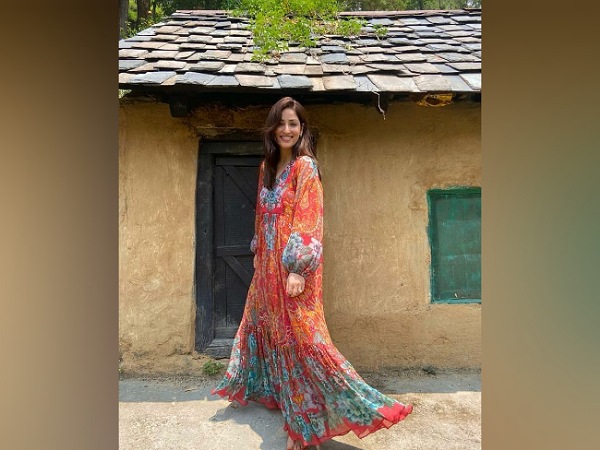 Yami Gautam’s Maxi Dress And It’s Price