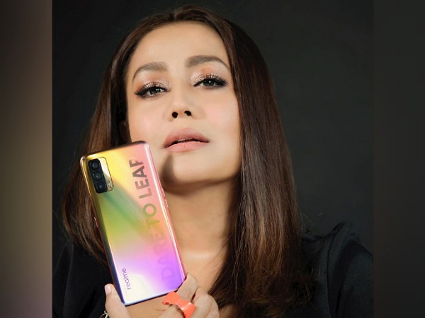 Neha Kakkars Glossy Eye Lids