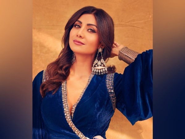 Shilpa Shettys Black Winged Eyeliner Shilpa Shettys Black Winged Eyeliner