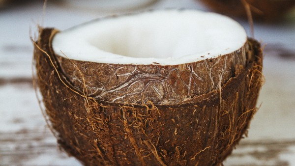 How Much Coconut Oil Can You Consume Per Day?