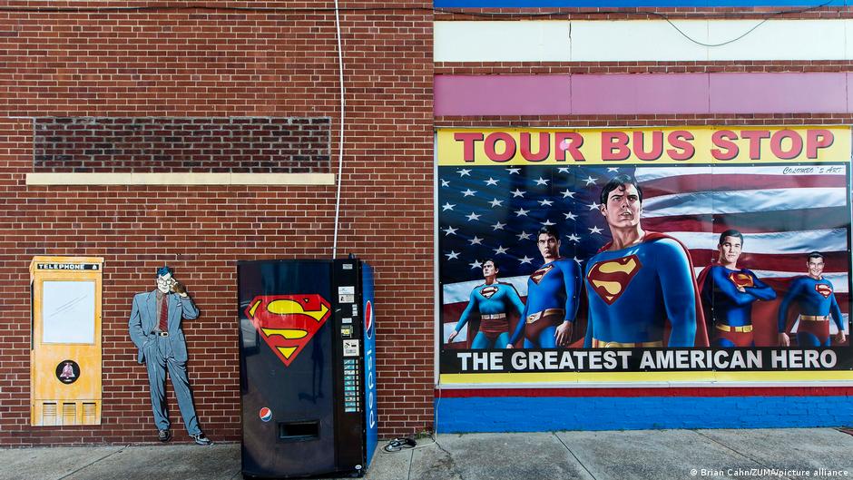 DC Comics is introducing its first bisexual Superman DC Comics is introducing its first bisexual Superman