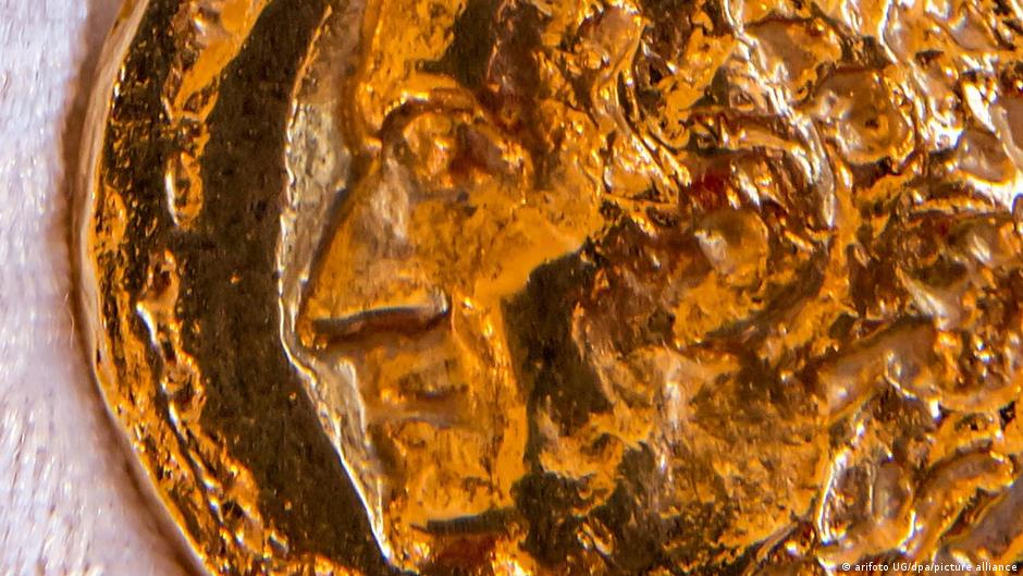 The Goethe Medal is the institutes yearly prize to honor non-Germans contribution to spreading German culture