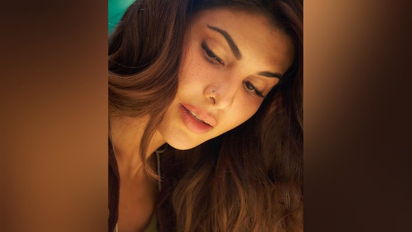 Jacqueline Fernandez Nose Pin Look 