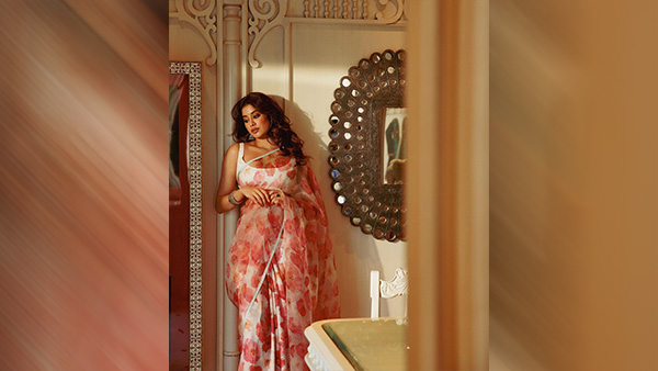 Janhvi Kapoor Fashion