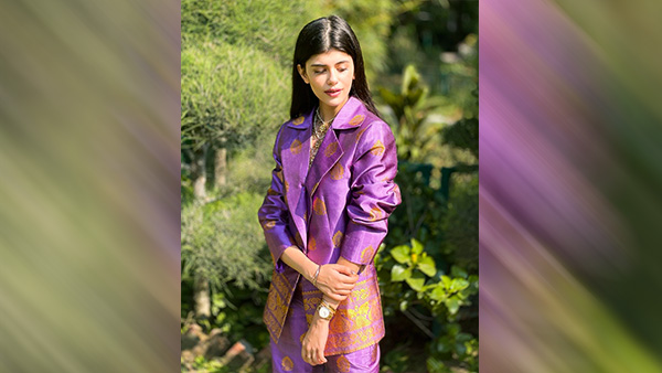  Sanjana Sanghi Style