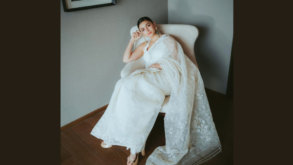 Alia Bhatt’s White Muslin Jamdani Saree 