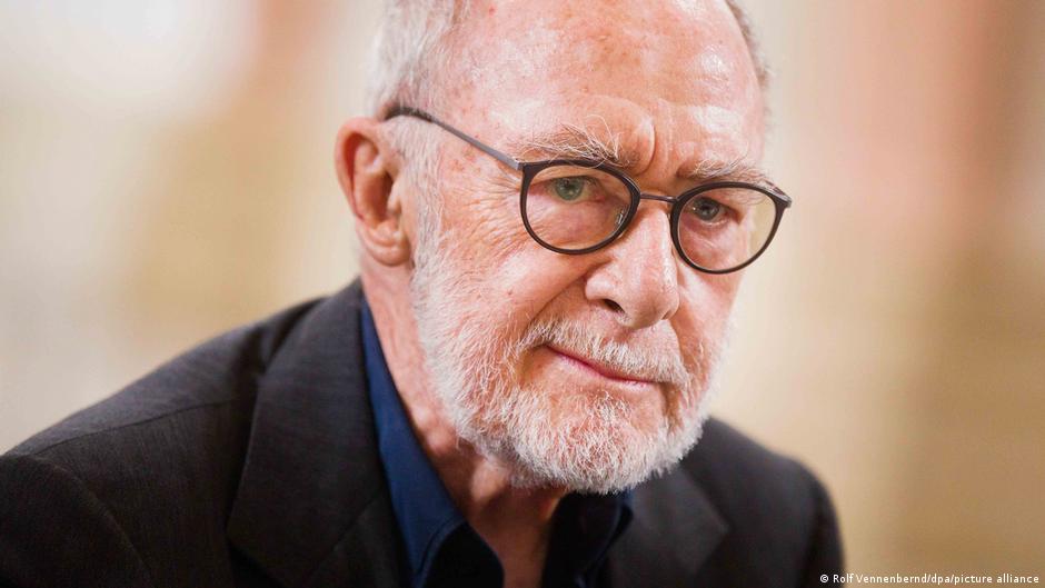 Despite his fame, Richter prefers to stay out of the spotlight and rarely gives interviews