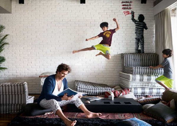 Hrithik Roshan with kids at home