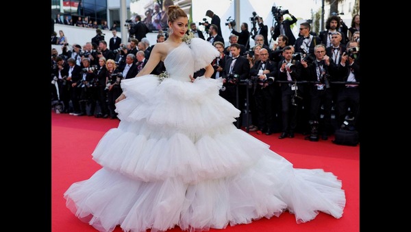 Urvashi Rautela Makes Cannes Red Carpet Debut Pics