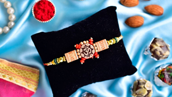 Top 10 Rakhis That Is A Perfect Blend