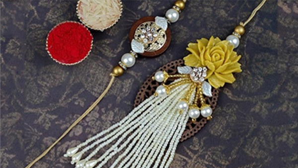 Top 10 Rakhis That Is A Perfect Blend