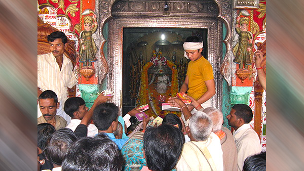 Hanuman Garhi Mandir: Bhog, And Festival