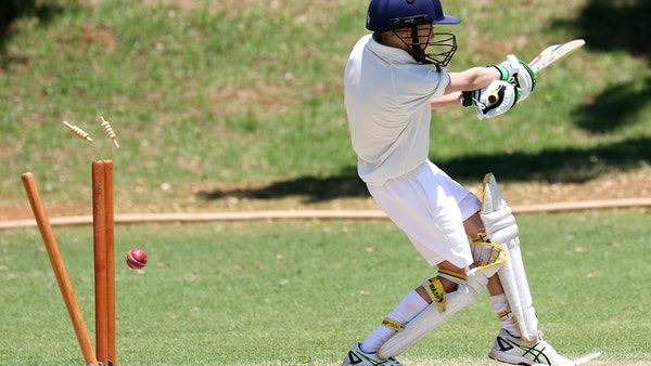 Villagers Con Russians With Cricket Scam