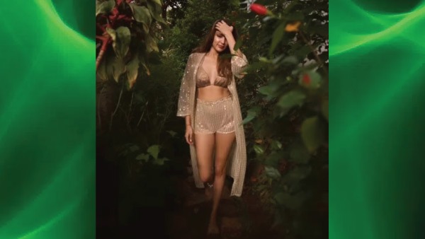 Rhea Chakraborty Steals The Show!