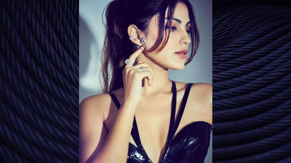 Rhea Chakraborty Looks Sizzling!