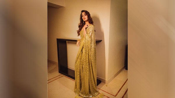 Rhea Chakraborty Looks Classy! Rhea Chakraborty Looks Classy!