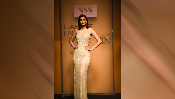 Diana Penty Turn Showstopper At LFW 2022