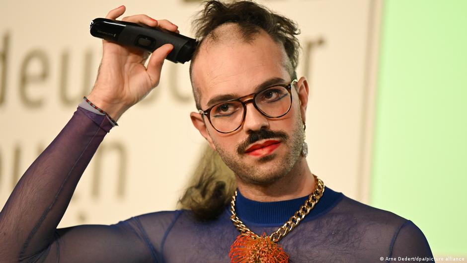 Kim de lHorizon shaved their hair off at the awards ceremony Kim de lHorizon shaved their hair off at the awards ceremony