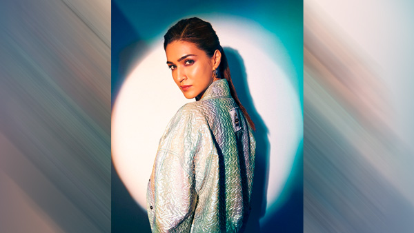 Kriti Sanon’s Silver Holographic Outfit