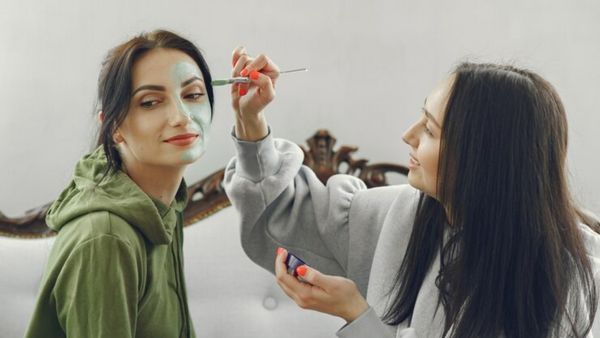 Two 2-Ingredient Face Masks For Dry Skin 