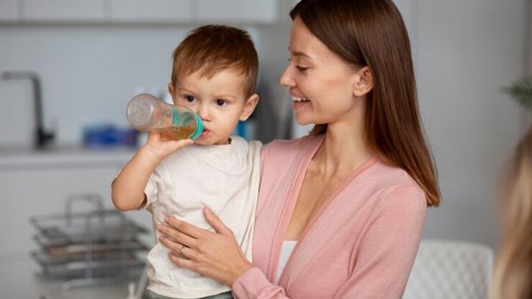 When To Stop Bottle Feeding Your Baby?