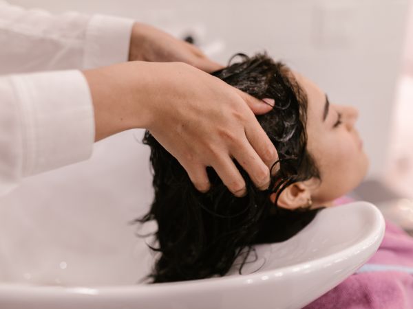 Haircare Routine To Get Rid Of Dandruff