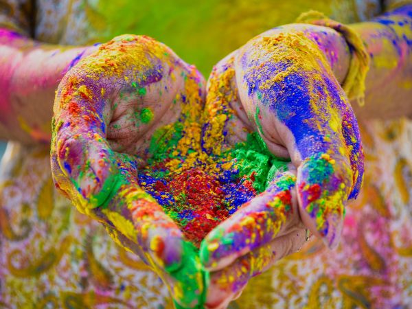 Pre And Post Skincare Tips For Holi