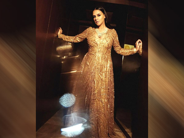 Neha Dhupia’s Golden Gown Look Neha Dhupia’s Golden Gown Look