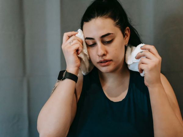 How To Stop Feeling Sticky In Summer