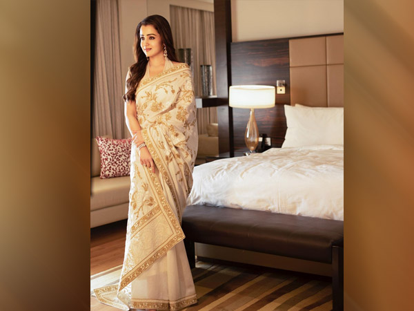 Aishwarya Rai And Trisha Ethnic Style