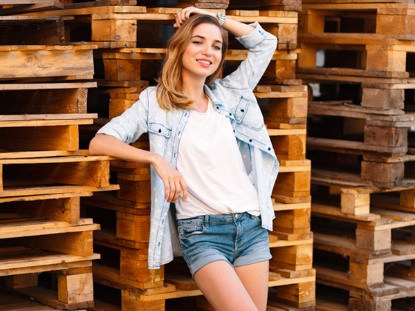 Attractive Ways To Style Denim Shorts In Summer