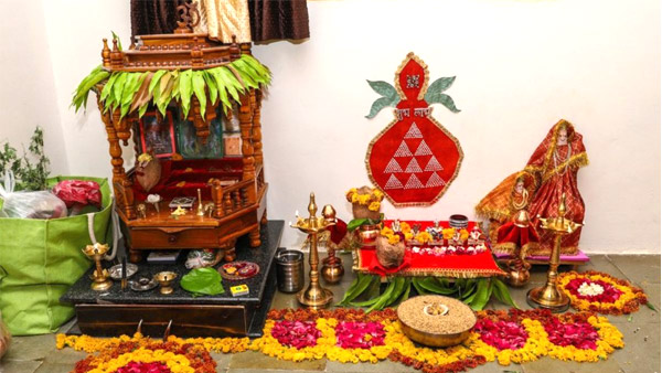 Pleasing Goddess Lakshmi: Friday Mantras Pleasing Goddess Lakshmi: Friday Mantras