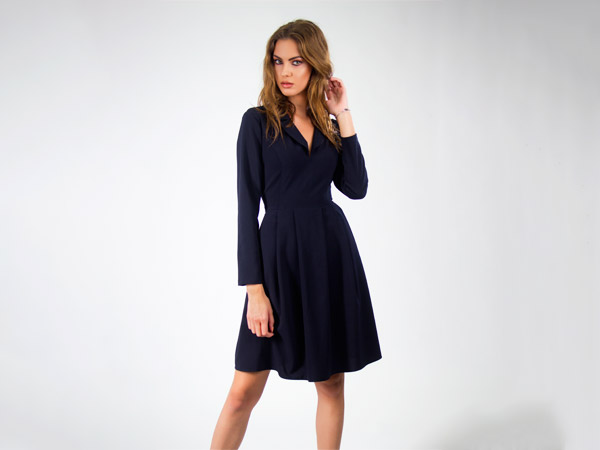 8. Printed Scarf If you think a scarf is just a piece of cloth that helps to cover your head or face in demanding sunlight, then it is time to change this thinking. A printed scarf makes a lovely addition to any plain outfit like a dress, top, or tunic. Buy some lovely printed, self-patterned or textured scarves and wear them to elevate your everyday outfits! Images: Freepik