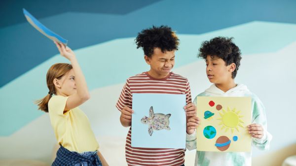 Encourage Kid To Make Friends At School