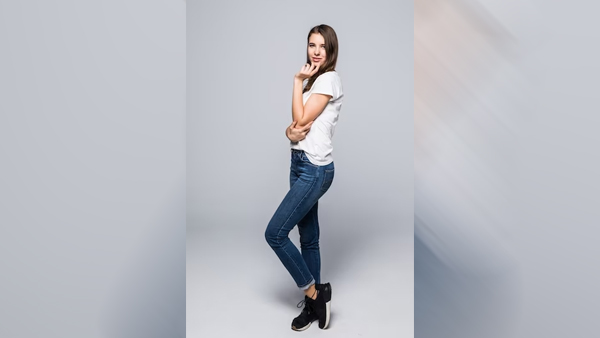 8 Style Hacks To Fake Curves 