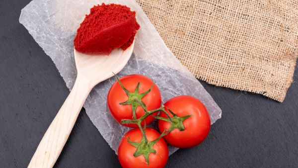 DIY Tomato Skincare Recipes For Acne