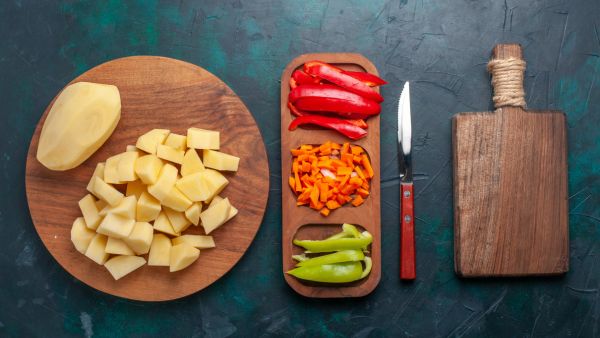 Using Plastic Cutting Boards