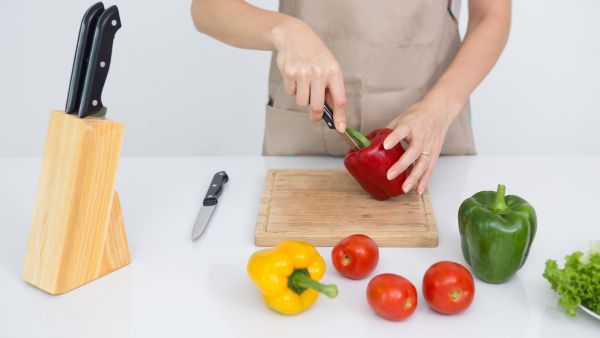 Using Plastic Cutting Boards