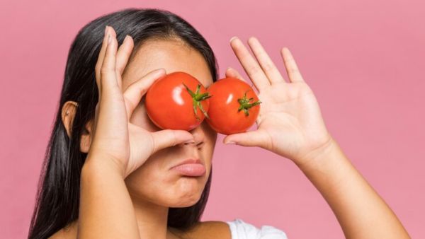 Tomato For Tightening Facial Pores