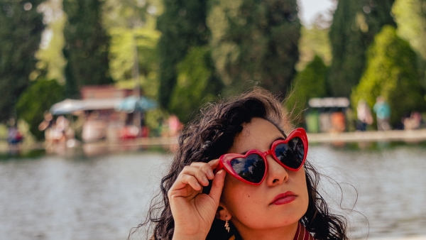 flowy dress apple shape