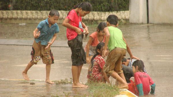 Monsoon Tips For Newborns And Mothers