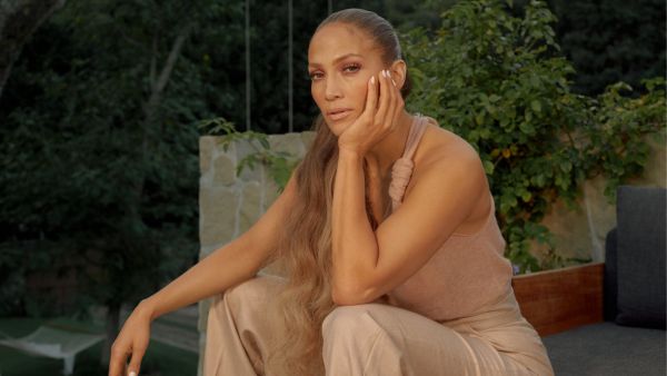 Jennifer Lopezs Age-Defying Beauty