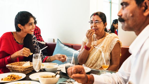 Myths vs Facts: Eating With Your Hands