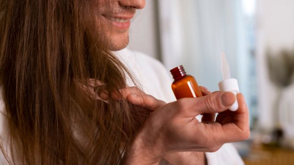 Combat Frizzy Hair in High Humidity