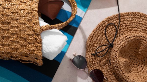 How To Buy Sun-Protective Clothing?