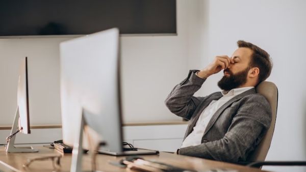 Tips To Safeguard Your Eyes At Work Tips To Safeguard Your Eyes At Work