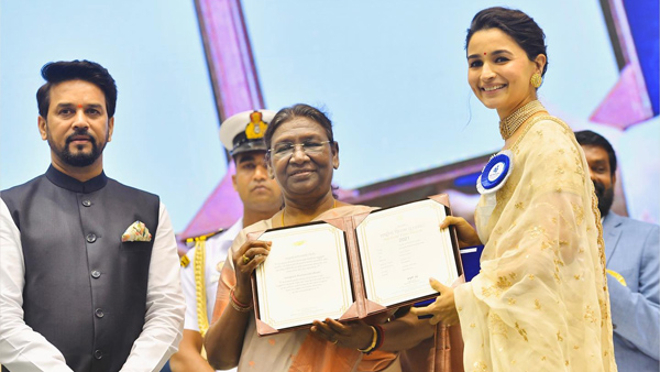 Alia Bhatts Look At National Awards