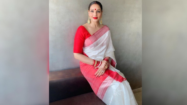 How To Wear Lal Par (Red Border) Saree