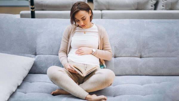 6 Outfit Ideas To Hide Baby Bump