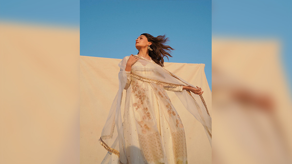 Glam up the Festive Look